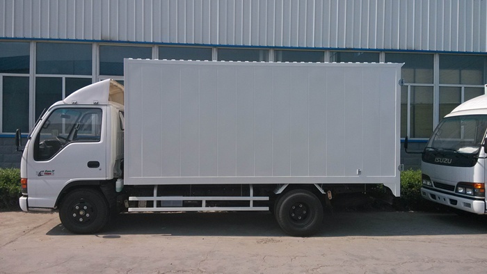 Isuzu cargo box van truck
